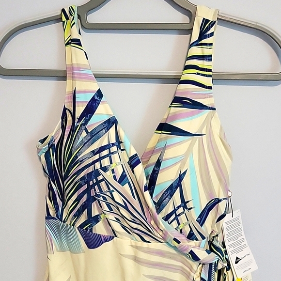 Calia Women's Wrap Tie One Puece Swimsuit Size 8 Paradise Palm NWT - Picture 2 of 7